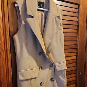 Bagatelle Women's Tan Sleeveless Coat